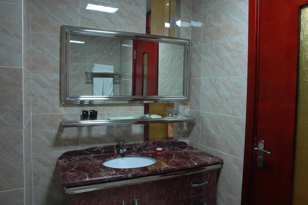 Harbin Yakelai Holiday Hotel Экстерьер фото