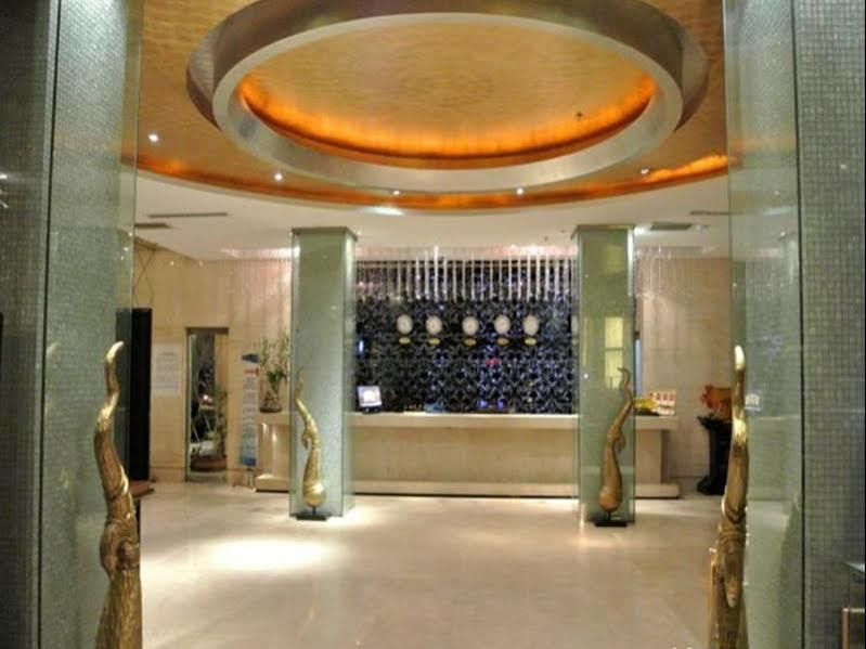 Harbin Yakelai Holiday Hotel Экстерьер фото